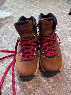 Danner Mountain 600 Leaf GTX Hiking Boots with Red Laces